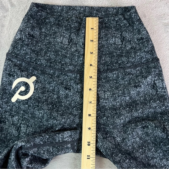 Peloton Cadence Blue Heather Capri Leggings Size XS Training Gym Cropped - Picture 11 of 14
